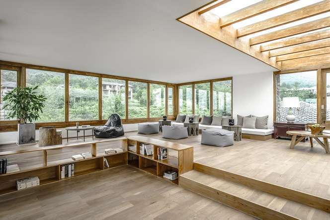 commercial-lounge-with-wide-plank-engineered-hardwood-flooring