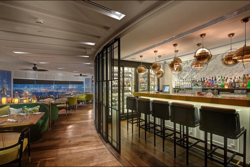 restaurant-with-wide-plank-engineered-hardwood-flooring